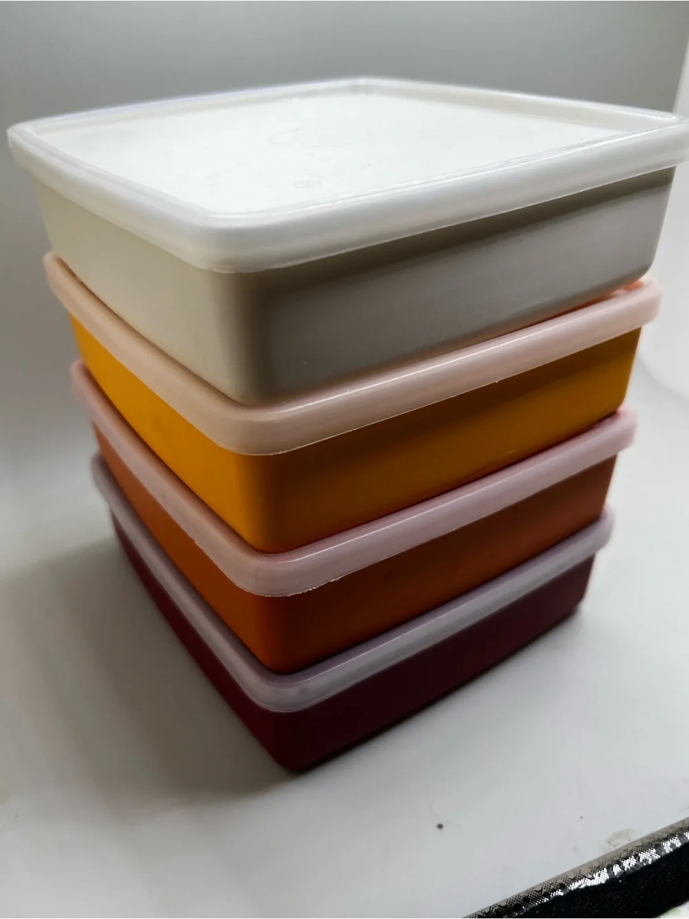 Lot of 4 Vintage Tupperware Harvest Square-A-Way Sandwich Keepers 670